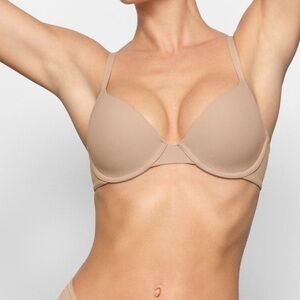 SKIMS Fits Everybody T-Shirt Bra